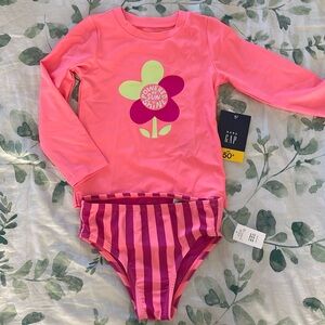 Baby GAP girl rash guard swimsuit suit bikini size 4 years pink purple coral